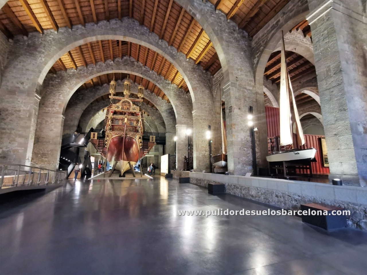  Limpieza de suelos de hormigón
