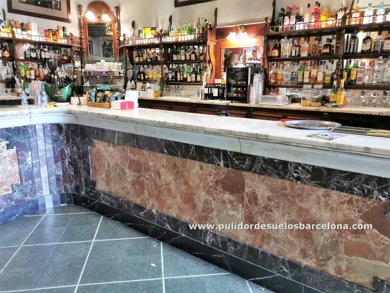 Encimeras de mármol centenario, pulido, limpieza y abrillantado de barra en bar en Barcelona con acabado apomazado. ¡Contacte con nosotros, tenemos la solución!&nbsp;Dirección: Calle Aragón 467, 08013, Barcelona&nbsp; Sr. Alejandro Rodríguez Teléfonos: T .639337031 y T.93.232.00 42 &nbsp;