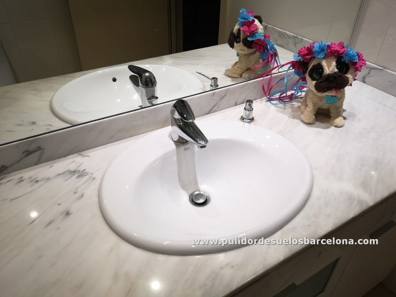 Novedades, consejos y tutoriales sobre limpieza, pulido, mantenimiento, cuidados y recuperación de superficies y&nbsp;suelos de mosaico&nbsp;nuevos y viejos,&nbsp;mármol, terrazo, barro, piedra, pizarra, hormigón, gres, cerámica y granito. Pulir encimeras de mármol blanco y Travertino.