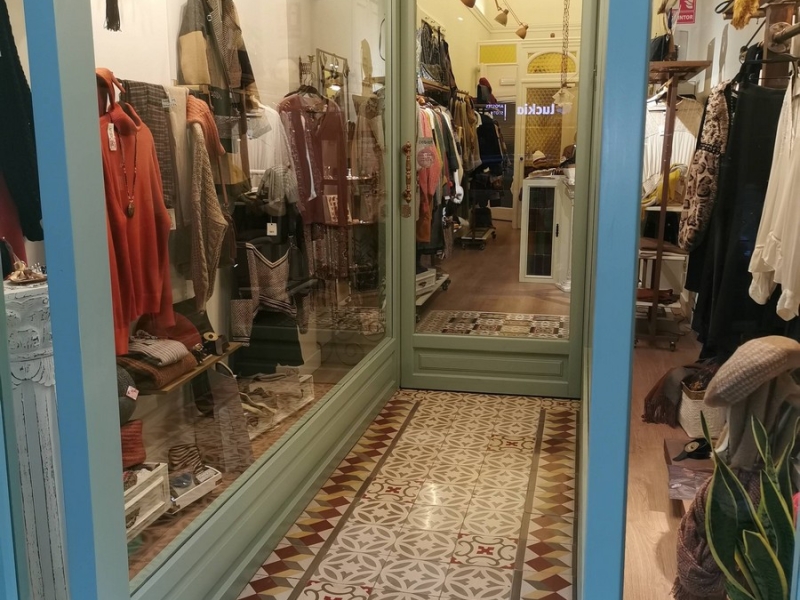 Hemos realizado gran cantidad de&nbsp;trabajos en Barcelona y alrededores&nbsp;algunos en lugares remarcables y visitables. Con el paso del tiempo los suelos presentan una apariencia rugosa y deslucida que desmerece la categoría de la vivienda.&nbsp;