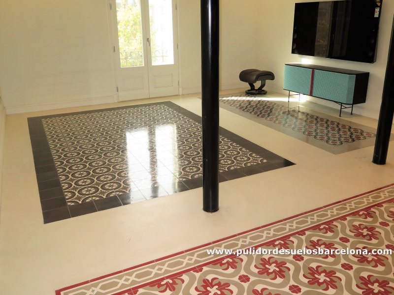 Contamos con un sistema propio de servicio de acabado de suelos pulido y mecanizado que nos ha otorgado un gran prestigio en el sector de la restauración. Si sus&nbsp;suelos de mosaico hidráulico, nolla, terrazo y mármol están&nbsp;estropeados, envejecidos, rayados&nbsp;y a pesar de las limpiezas continuadas siguen rugosos...
