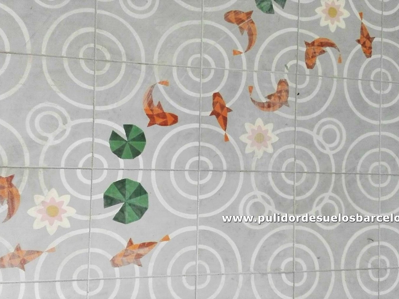 Los mosaicos hidráulicos aportan categoría, diseño, son resistentes al uso doméstico y no necesitan apenas mantenimiento, pero al ser porosos, precisan ser pulidos y tratados quimicamente&nbsp;contra las manchas domesticas...