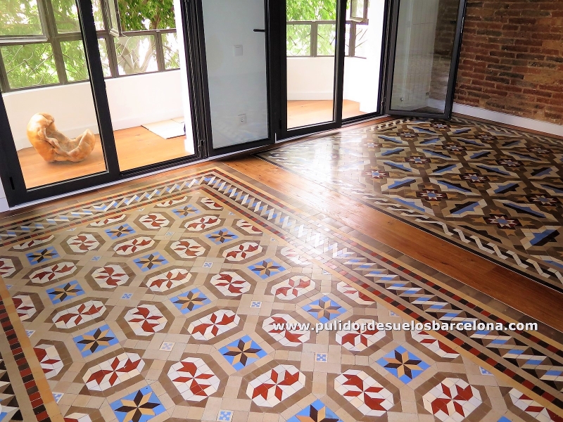 Puede confiar en nuestra larga trayectoria y contratar un profesional pulidor de suelos&nbsp;pabrillantar su suelos de cerámica, gres, barro cocido.&nbsp;Ofrecemos el mejor tratamiento personalizado con acabado brillante, mate o satinado a 40€xm2 en Barcelona y provincia.