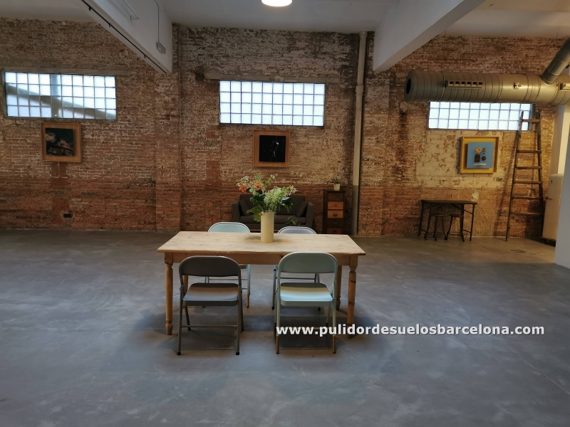 Pulido de suelos de hormigón en Barcelona, Tratamiento protector anti manchas efecto mate. Pulidores de mosaico hidráulico y suelos antiguos de baldosa y azulejos. Limpiar y abrillantar encimeras y paredes de mármol.