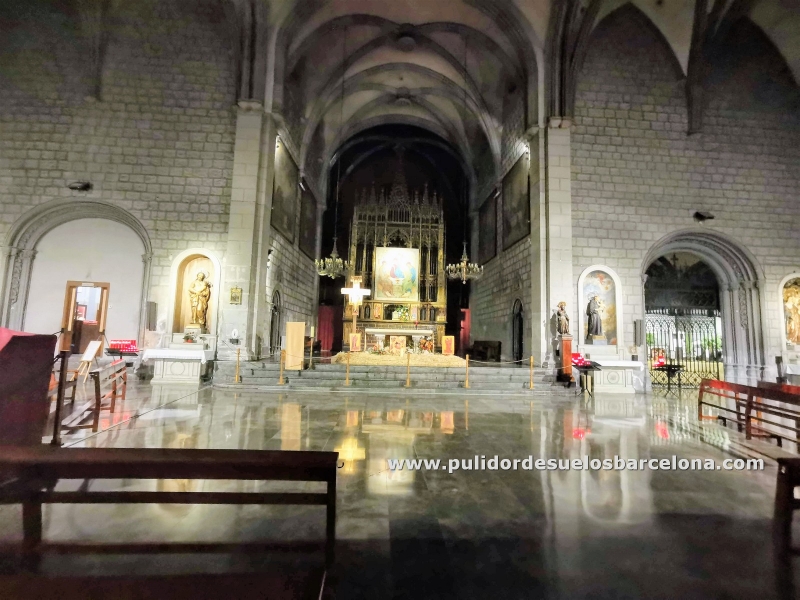 Pulidor de suelos Barcelona,&nbsp;pulido y restauración de Baldosas de Piedra de Sant Vicente o Sant Vicens. Somos especialistas en el&nbsp;pulido, limpieza y tratamiento de suelos&nbsp;de&nbsp;piedra natural.