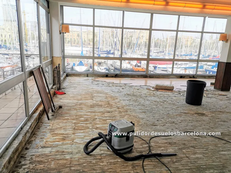 Somos especialistas en eliminar, limpiar, ablandar y quitar cemento cola sobre baldosas de mosaico hidráulico, mármol o terrazo.&nbsp;Dirección: Aragón 467, 08013, Barcelona